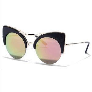 cat-eye mirrored sunnies